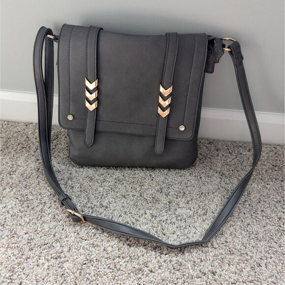 ALYSSA Flapover Crossbody Bag | Charcoal Gray | Faux Leather | Gold Hardware - Picture 2 of 6